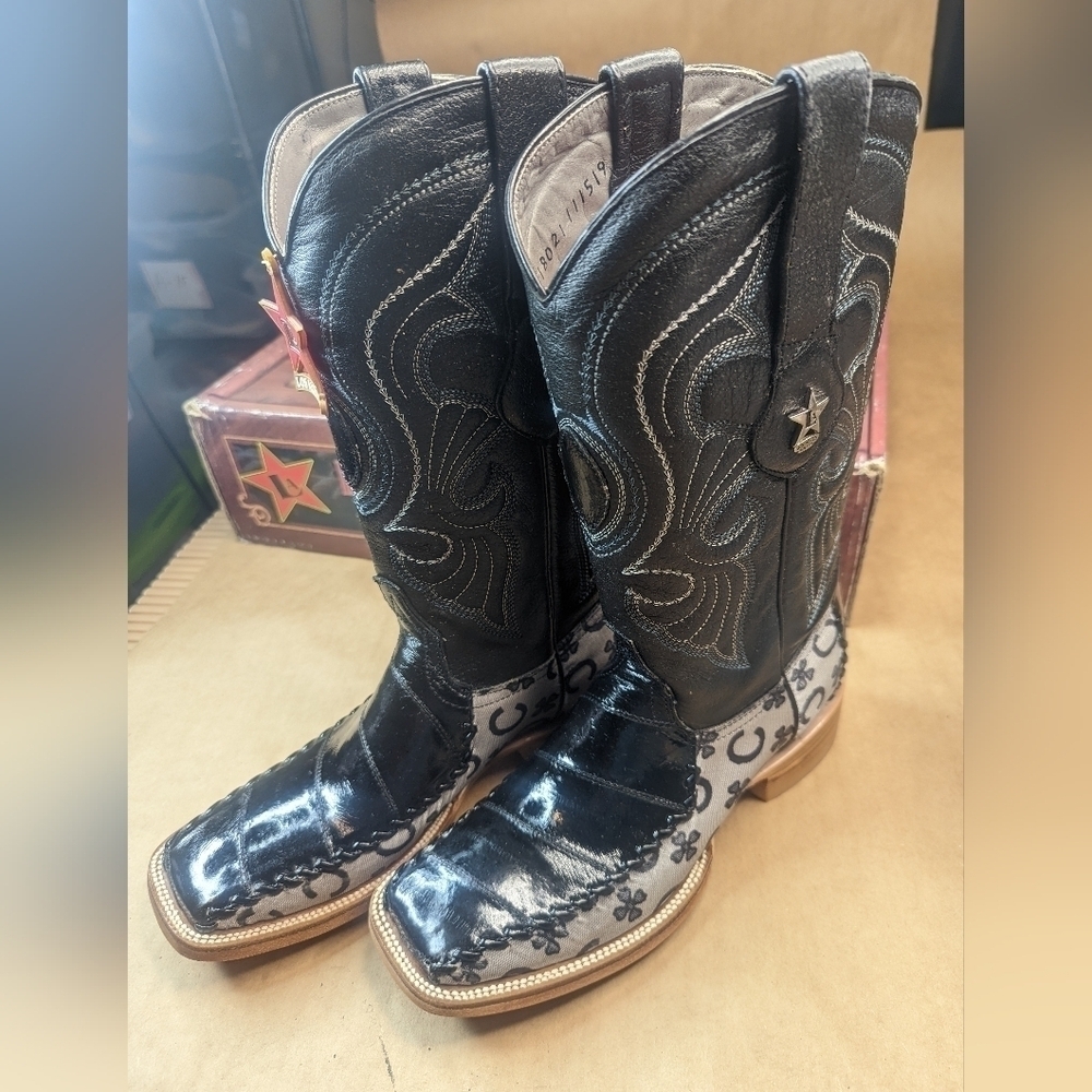 Los Altos Boots men's size 6E, women's sz 8 wide. Exotic Genuine Black Eel Skin